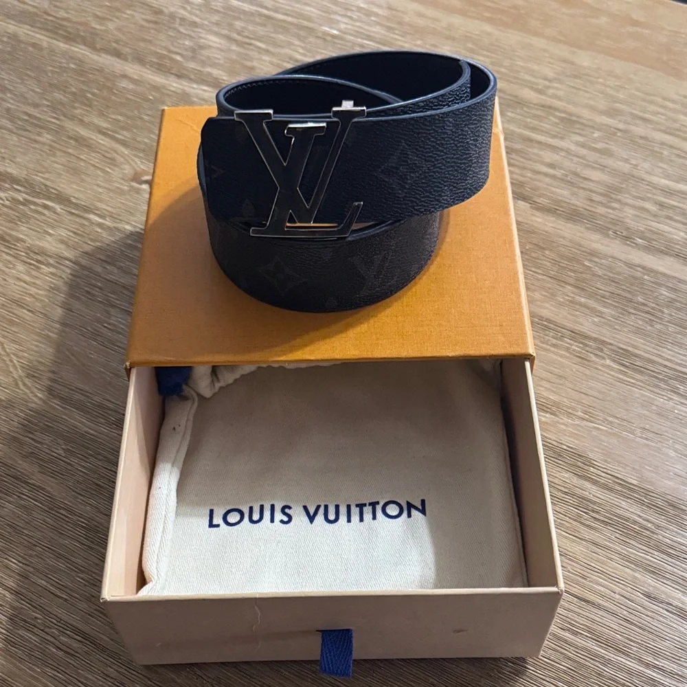 Louis Vuitton monogram reversible belt